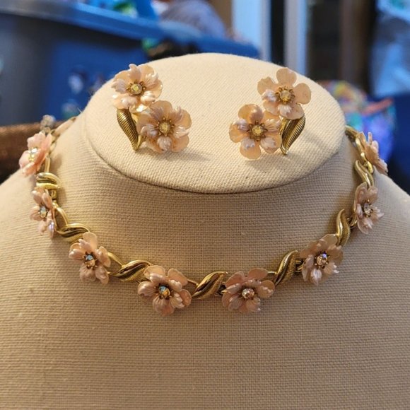 Vintage Coro pink spring flowers necklace and earrings // 1950s ***read*** - Picture 8 of 11